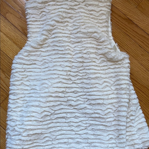 Betsy Johnson Faux Fur Vest - Picture 5 of 5